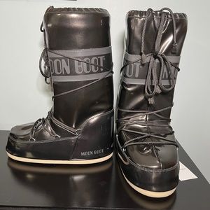 Moon boots size 45/47 US wmn 11.5/13